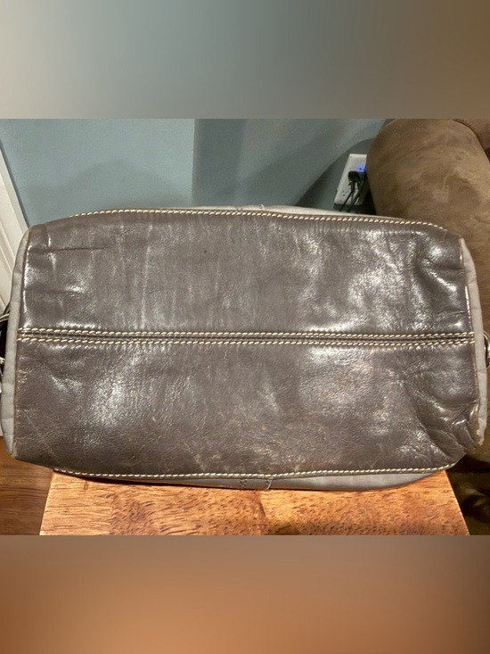 Coach Men's Gray Vintage Nylon Toiletry Bag with Brown leather trim
Accents - Picture 4 of 4